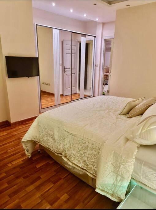 Smouha Luxury & Spacious Ac-apartment *