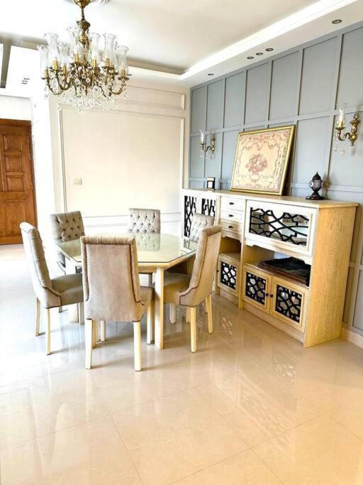 Smouha Luxury & Spacious Ac-apartment Apartmán *